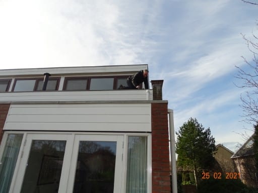 Inspecteren dak aanbouw